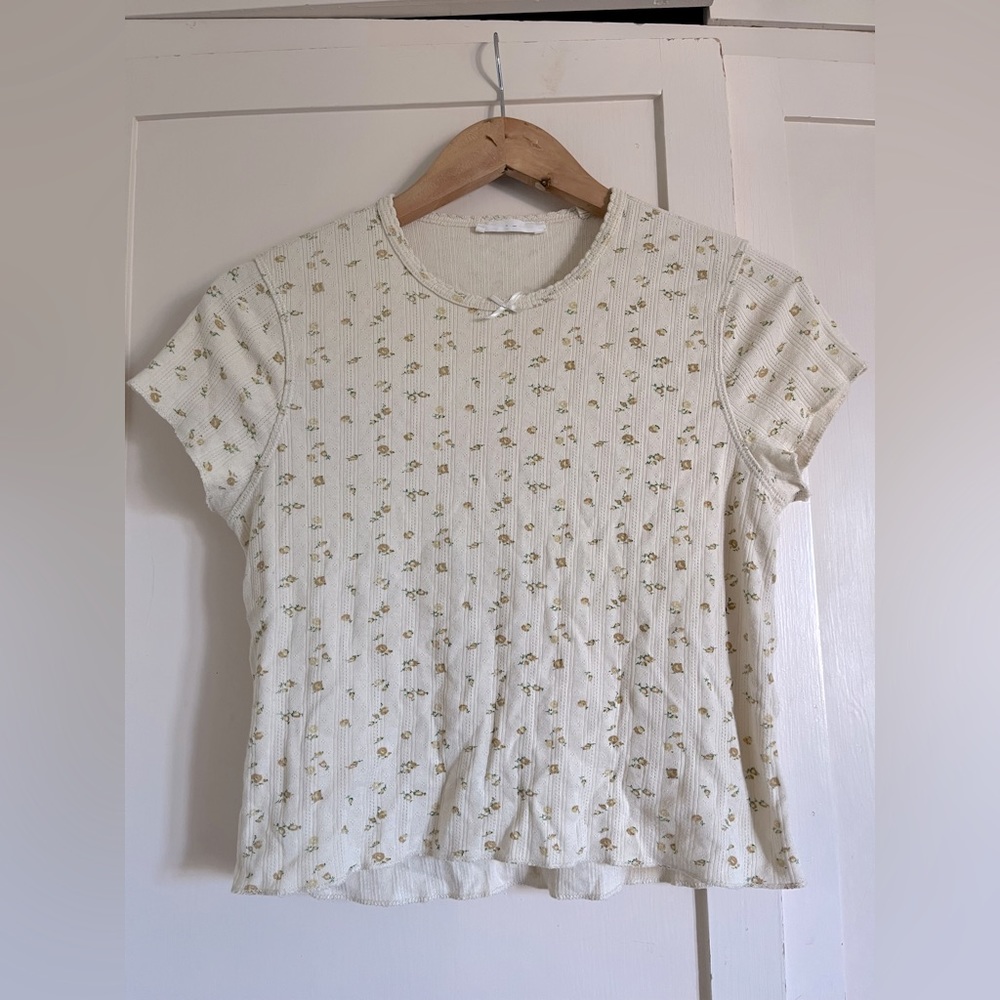 Doen Cream Short Sleeve Ribbed Tee with Tiny Green Floral Print